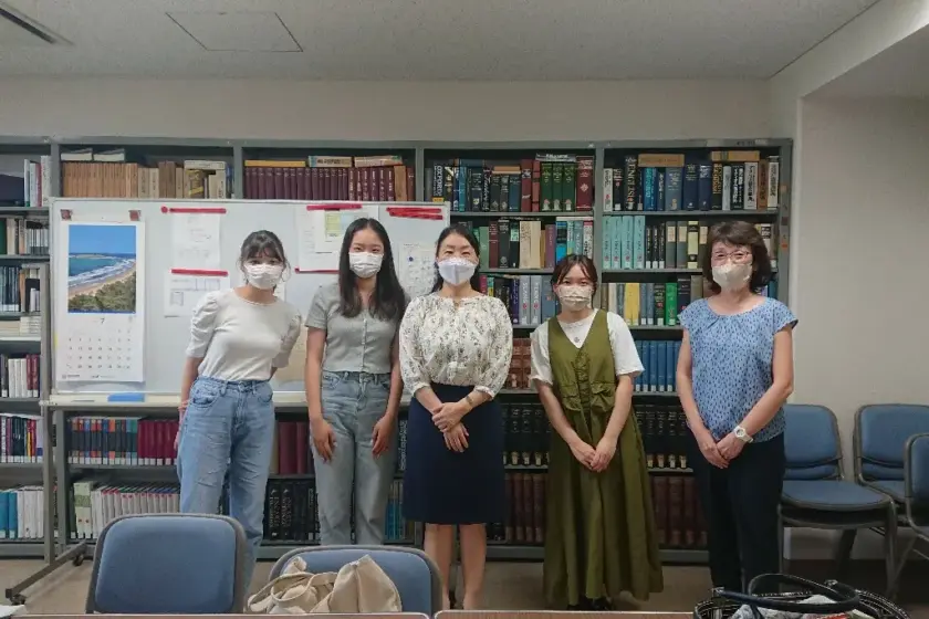 9年生卒研「してみる」~東京外国語大学の吉冨先生にお話を伺ってきました。