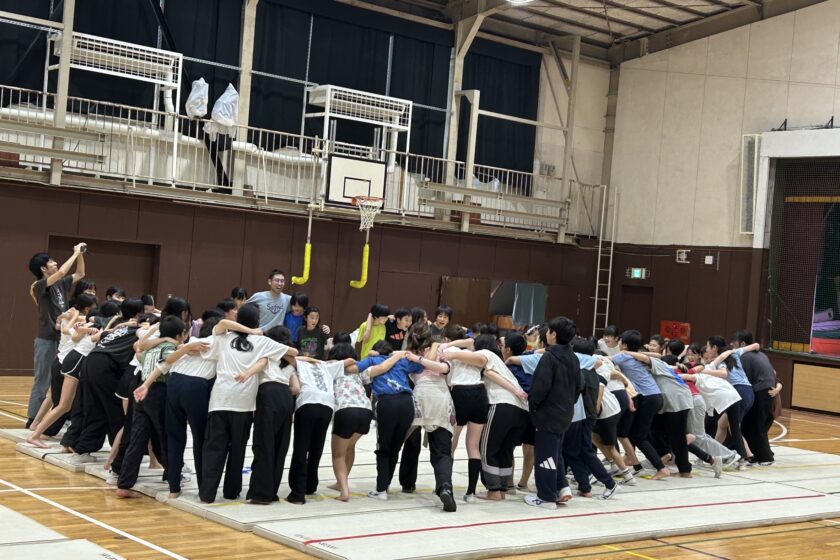 6年生 体育 「マットの発表会」