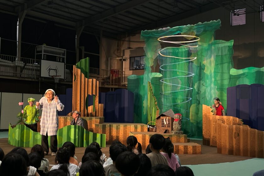 全校☆芸術鑑賞教室!劇団風の子「花咲かそ!天神沼」