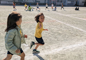 1年生　体育　ゆっくり のんびり ながく走ろう！