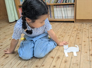 1年生　総合　ふしぎな「くるっとねこ」を作ったよ！